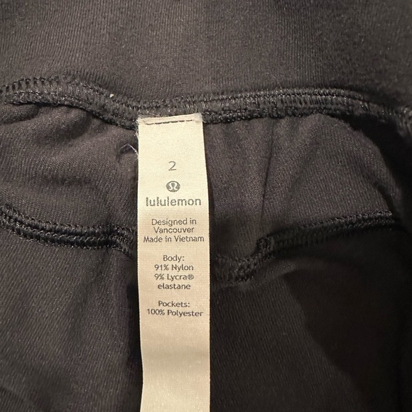 Lululemon Bundle - 2 pairs of leggings & 1 pair of joggers - Picture 7 of 9
